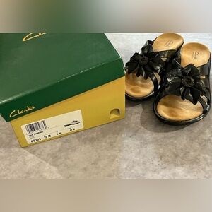 Women’s Ina Admire black Clark sandals size 10
